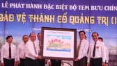 Chủ tịch nước ký, đóng dấu phát hành bộ tem “50 năm bảo vệ Thành Cổ Quảng Trị (1972 – 2022)” 