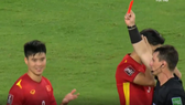 Duy Mạnh nhận thẻ đỏ ở trận đấu Saudi Arabia - Việt Nam