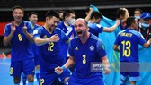 Niềm vui của các cầu thủ Kazakhstan sau màn ngược dòng ấn tượng trước Iran. Ảnh: GETTY