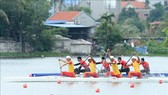 Các nam tay chèo Canoeing/Kayak Việt Nam đã có HC vàng đầu tiên ở SEA Games 31. ẢNH: TTXVN