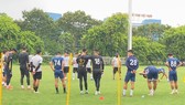 Hà Nội FC mất giày trước trận đấu với Topenland Bình Định