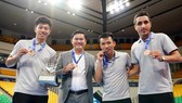 Bầu Tú cùng 2 ngoại binh chất lượng đã giúp Thái Sơn Nam giành huy chương đồng cúp châu Á năm 2019. ẢNH: ANH TRẦN