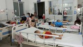 Tây Ninh: Nhiều học sinh nhập viện do ăn sáng trước cổng trường
