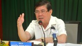 Chủ tịch UBND TPHCM Nguyễn Thành Phong phát biểu trong buổi làm việc với Sở Nội vụ. Ảnh: CAO THĂNG