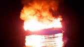 Tàu cá của 11 ngư dân Bình Định chập điện, cháy ở biển Trường Sa