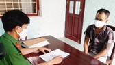 Bắt tạm giam chủ quán cầm dao đuổi đánh đoàn công tác phòng chống dịch Covid-19