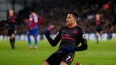 Crystal Palace - Arsenal 2-3: Sanchez lập công, Wenger san bằng kỷ lục