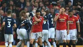 Man United - West Bromwich 0-1: Mourinho thua đội chót bảng, giúp Man City sớm vô địch