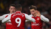 Arsenal - Watford 2-0: Kịch tính 2 phút cuối, Lacazette kiến tạo Ozil ấn định chiến thắng