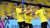 Malaysia - Lào 3-1: Kongmathilath lập siêu phẩm nhưng Radzak, Idland giúp chủ nhà chiến thắng