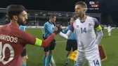 Iceland - Qatar 2-2: Bất phân thắng bại