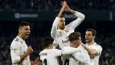 Real Madrid - Sevilla 2-0: Casemiro lập siêu phẩm sút xa, Modric nhân đôi cách biệt