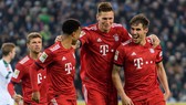 M'Gladbach - Bayern Munich 1-5: Martinez, Mueller, Lewandowski, Gnabry đè bẹp chủ nhà