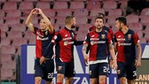 Napoli - Genoa 1-1: Dries Mertens mở màn, Darko Lazovic gỡ hòa giúp Juve sớm đăng quang Scudetto 