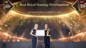 Đại diện Gamuda Land nhận giải “Dự án Nhà phố thương mại tốt nhất Việt Nam”