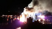 Cháy 4 tàu cá ở xã Cảnh Dương
