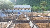 Trường tiểu học Bãi Dinh đã lên móng và trụ