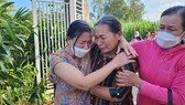 Xúc động người phụ nữ Quảng Bình gặp lại người thân sau 19 năm bị lừa sang Trung Quốc