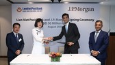 Đại diện LienVietPostBank và JPMorgan Chase ký kết hợp đồng tín dụng trị giá 50 triệu USD