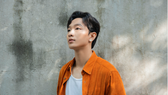 Hoàng Dũng khép lại EP “GenZ và Trịnh” với “Nắng thủy tinh”