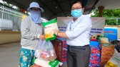 Chuyến xe gạo nghĩa tình của Báo SGGP tặng 4 tấn gạo đến người dân Thủ Đức, Bình Thạnh