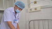 Phẫu thuật thành công cho cụ bà 86 tuổi bị sỏi bám to bằng quả trứng