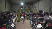 Phát hiện hàng trăm xe mô tô không giấy tờ, không chính chủ trong tiệm cầm đồ