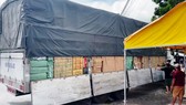Phát hiện xe tải vận chuyển số lượng lớn hàng hóa nghi giả nhãn hiệu