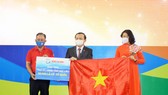 Thêm 20.000 lá cờ Tổ quốc được trao cho ngư dân Bạc Liêu