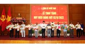 Đồng Tháp trao tặng Huy hiệu Đảng cho 271 đảng viên