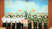 Tổng Công ty Tân cảng Sài Gòn​ hỗ trợ Công an TPHCM kinh phí phòng, chống Covid-19 ​