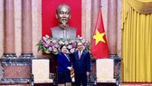 Chủ tịch nước Nguyễn Xuân Phúc tiếp Trưởng Ban Tổ chức Trung ương Đảng Nhân dân Cách mạng Lào
