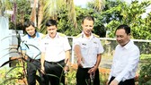 Đoàn đại biểu TPHCM đến thăm cán bộ, chiến sĩ và nhân dân trên đảo Hòn Đốc