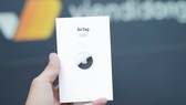 Người dùng Việt Nam đã cầm Apple AirTag trên tay