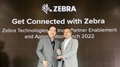 Đại diện Zebra Technologies và Elite Techology tại lễ ký kết hợp tác