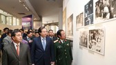 Trưng bày hơn 100 tư liệu hình ảnh quý về tình hữu nghị Việt Nam - Lào
