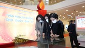 Khai mạc triển lãm “Văn hóa soi đường quốc dân đi“