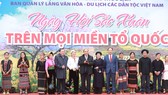 Chủ tịch nước Nguyễn Xuân Phúc tham dự Ngày hội Sắc xuân trên mọi miền Tổ quốc