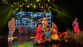 Sân khấu Nhà hát Tuổi trẻ mở cửa trở lại với “Trại hoa vàng“