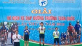 Nguyễn Thị Thật lần thứ ba bước lên bục vinh quang. 