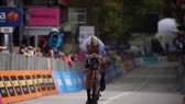 “Thần gió” Filippo Ganna vẫn là Vua cá nhân tính giờ giải xe đạp Giro d’Italia