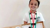 1-	Chú bé 4 tuổi Aadhav SR được sách kỉ lục Ấn Độ công nhận thành tích. 