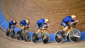 Những chiếc xe sơn vàng giúp tuyển Ý đăng quang Pursuit đồng đội nam tại giải thế giới