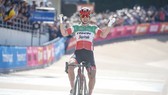 Elisa Longo Borghini ung dung giành chiến thắng Paris-Roubaix Femmes