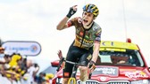 Jonas Vingegaard một mình lao về đích xé áo vàng
