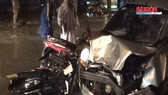 Ô tô lạng lách tông vào 6 xe máy khiến 5 người nguy kịch
