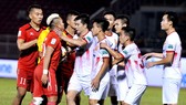 Cuộc đối đầu giữa CLB TPHCM và Nam Định ở mùa giải 2018. Ảnh: NGUYỄN NHÂN