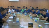 Các cầu thủ CLB Sài Gòn trong 1 lần được các chuyên gia dinh dưỡng Công ty NutiFood tư vấn