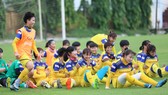 Một bài tập vận động của đội tuyển nữ Việt Nam. Ảnh: Nhật Đoàn