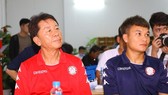 HLV Chung Hae-soung dè dặt khi đánh giá về trận đấu. Ảnh: Anh Trần